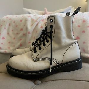 Women’s Size 8 Dr Marten’s